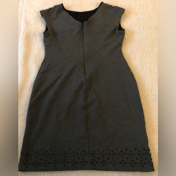 Banana Republic laser cut ponte sheath dress sleeveless size 4 - Picture 5 of 13